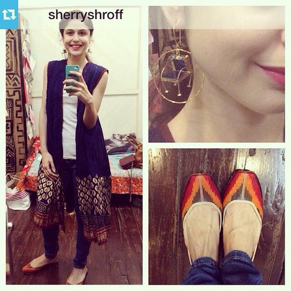 fizzygoblet's tweet photo. @sherryshroff wearing the #ikat #red #orange #FizzyGs beautifully! #FizzyGoblet #juttis #handcrafted #festive http://t.co/7ymmpR8YML