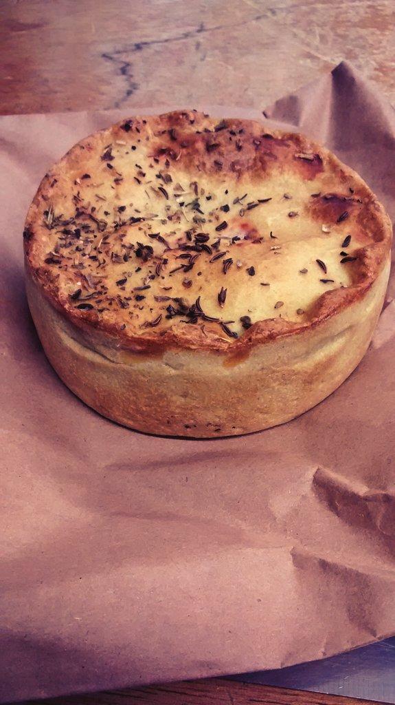 RealSewingBox's tweet image. Just bought an amazing looking beetroot and goats cheese pie from @PrazeFineFoods, can't wait for tea time!!