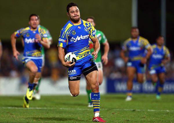 SportsCenter's tweet photo. Australian rugby superstar quits his sport to pursue career in NFL.

STORY: http://t.co/yCr5sXox2X http://t.co/TWEDeMM0al