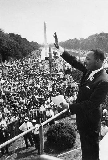 CoinWuTang's tweet photo. Martin Luther King Jr. pronuncia su discurso 'Tengo un sueño'  el 28 de agosto 1963 http://t.co/B9UwkH28ju