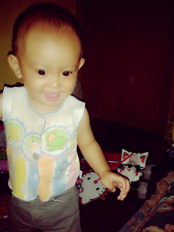 Selamat bertambahnya usia ke 10bulan cakepku maaf sampe lupa lapyumore son {}