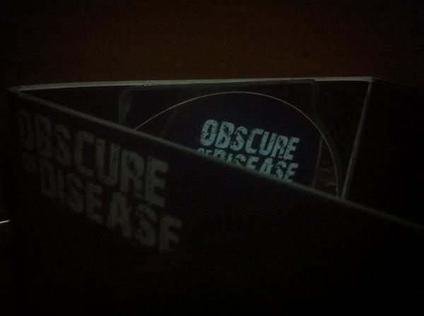 HAKKAN_GROUND's tweet photo. Lagi nyimak CD EP nya @ObscureOD_PMC nih. Mereka secara resmi bakal merelease EP nya akhir tahun ini. Gress brader!! http://t.co/KdRdQVUhtg