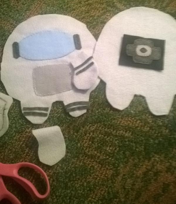 Lt_Lemons's tweet image. A little #crafting of Soloman #plushie
#kickstarter #indiegame kck.st/1Cu6k53