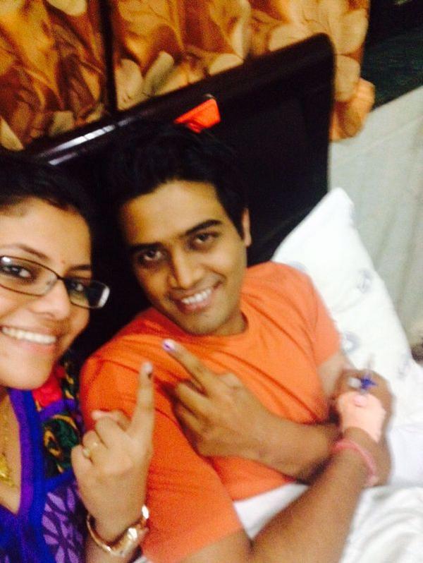 I_VBI's tweet photo. Inspite of being hospitalised and having Dengu since many days Rishabh went out and voted for a stable state! http://t.co/Rf6YVjKFPp