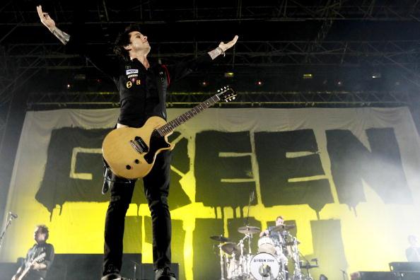 GDHistory's tweet image. 4 years ago today, Green Day performs in Brazil to support 21st Century Breakdown greendayauthority.com/tour/show/133/