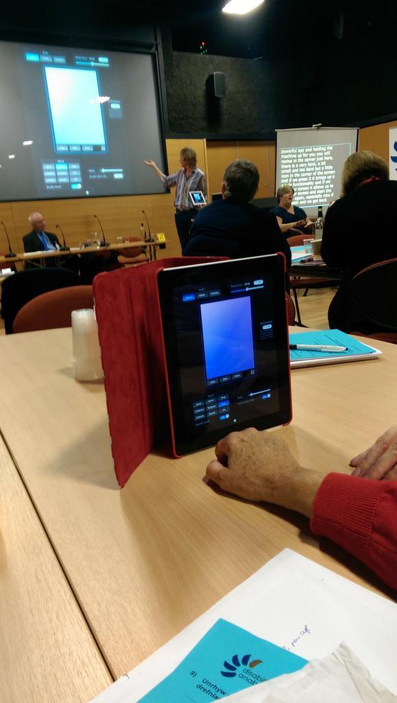 alanROYGBIV's tweet photo. #BloomHD @aliveactivities @DisabilityWales #dwconf14 http://t.co/ewmyUmDd6G