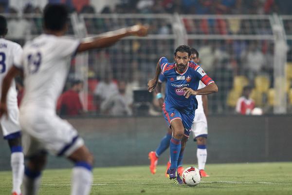 ROBERT PIRES - Con 40 años, el francés juega al fútbol en India, al igual que Ljunberg