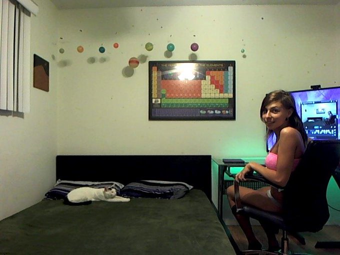 Catch me on Chaturbate!!! http://t.co/0g0cZfBHvR