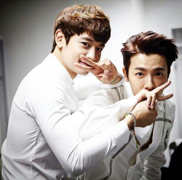 Happy birthday lee donghae 
With SHINee choi minho 