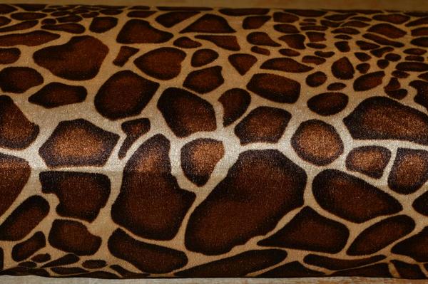 RealSewingBox's tweet image. New in, Nice, thick giraffe print £7.00 a metre! #fabric #Giraffe