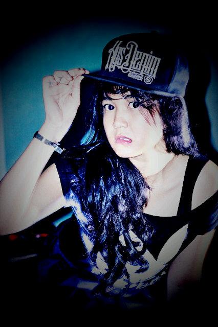 AyuJuniansyah's tweet photo. lucu liat foto gw :D http://t.co/qsCGdT0HuP