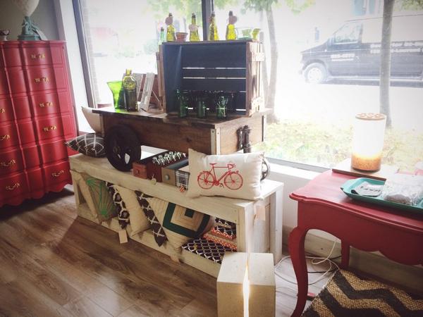 AubeDesign's tweet image. Bientôt c'est notre lancement ouverture officielle! #aubecreations #meublesrelooké #deco