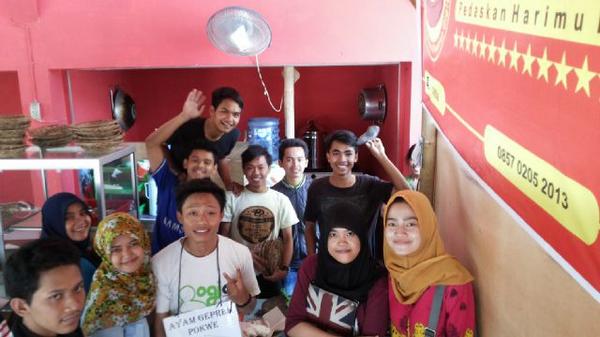 Mamam @geprek_pokwe cc: <a href="/bebek_eek/">Hafid</a> <a href="/Agil_Luqman/">AGILA_</a> <a href="/evin_dt/">evin destyas</a> <a href="/dedty_jugez/">dedty_amanda</a>