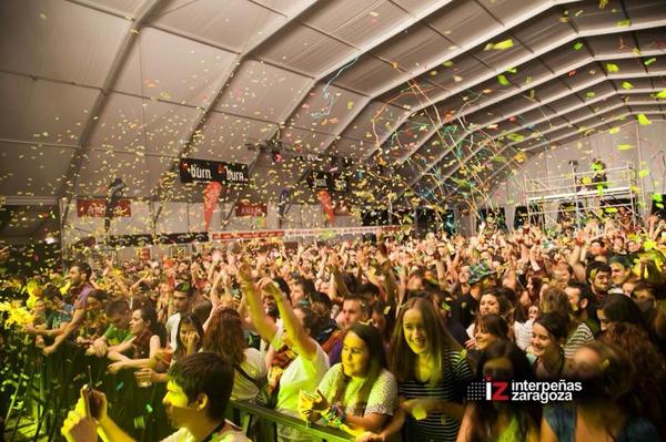 lapegatina's tweet photo. Ver como petasteis la carpa no tiene precio!! Gracias #Zaragoza !!!! http://t.co/NaxMxU0iyz http://t.co/Ue60CO7LRp