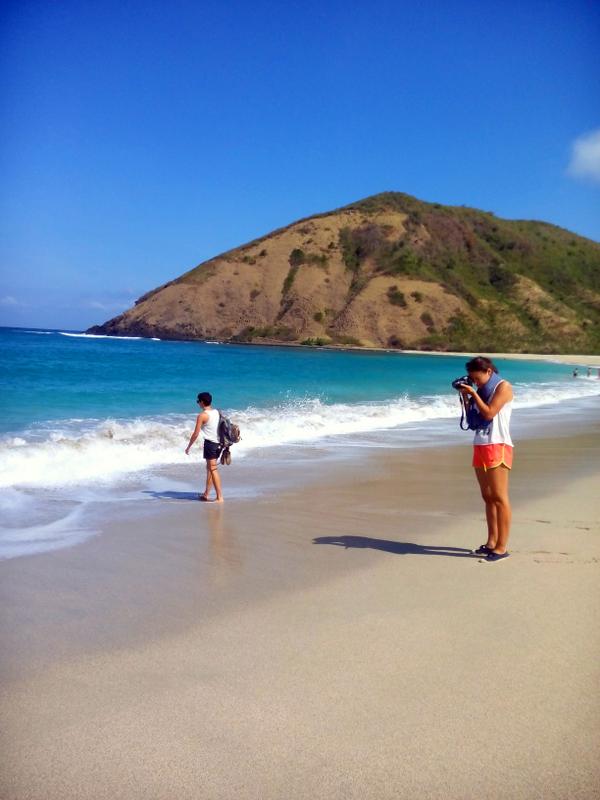 FunAdventure_'s tweet photo. Pantai Mawun, Lombok #OPPO #find5mini @OPPOIndonesia http://t.co/4wtknSfVgA
