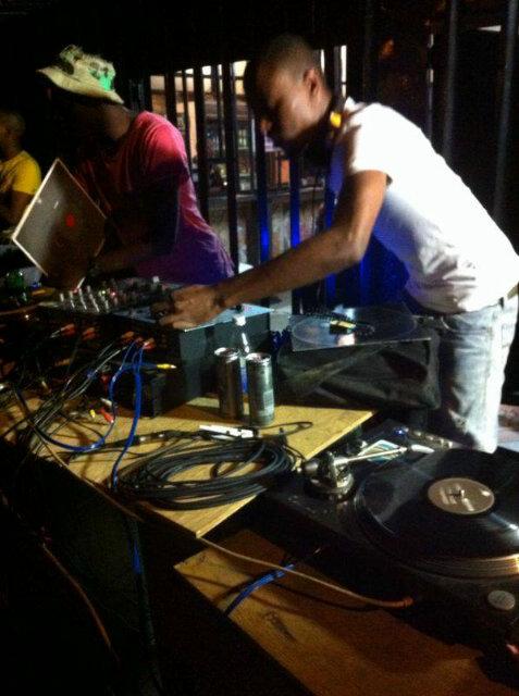 plasticsoul90's tweet photo. We love vinyl http://t.co/rCOBGoegTj