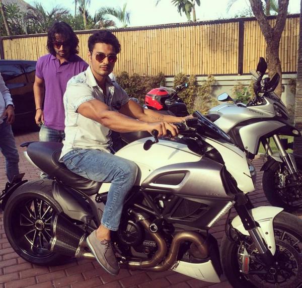 RT <a href="/Mahabharata_SP/">Mahabharat StarPlus</a>: EXCLUSIVE: <a href="/vinrana1986/">Vin</a> Enjoying Ducati Ride! Vin's IG Post. #MahabharatinIndonesia