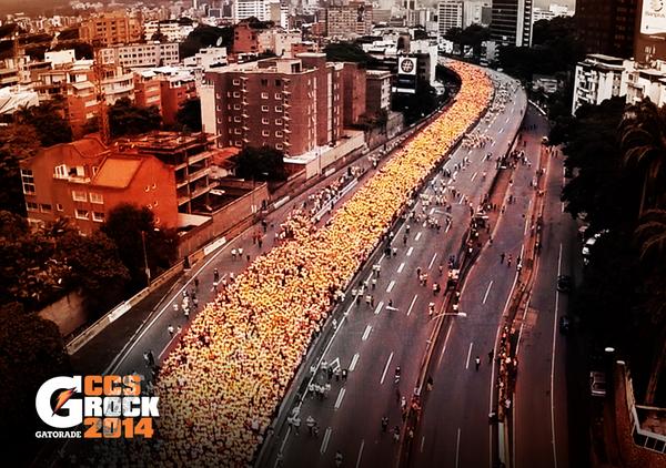 GatoradeVzla's tweet photo. 13 años consecutivos establecidos como la carrera más grande del país. ¡ Cuentanos tu experiencia #GatoradeCcsRock ! http://t.co/geh6FMSPhh