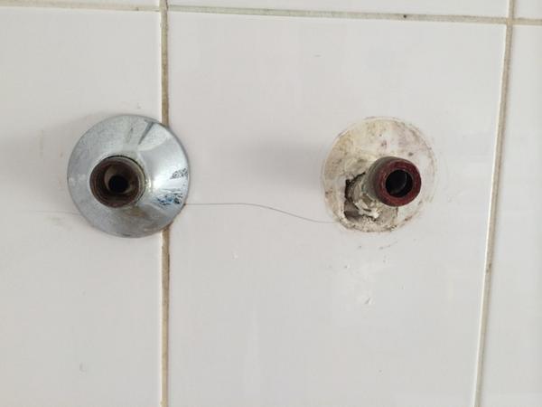 wateroverlast's tweet photo. Ook een kleine scheur kan voor veel problemen zorgen. # Lekdetectie bel Fastserv.nl 0235280080 #waterschade http://t.co/2txvnqohgl