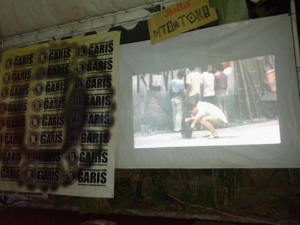 persmagaris's tweet photo. Hari ini kami putar film "Gie", untuk sahabat yang ingin nonton sila mampir ke stand kami. Cc: @BEM_UNHI @PPMIBali http://t.co/MTd4sQkkb4