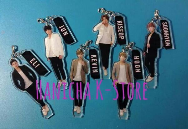 HanichaK_Store's tweet photo. [NEW PO] Name &amp; Character Keychain. Yang digambar HANYA CONTOH, BISA REQUEST nama + member group lain. Harga 35rb :) http://t.co/J1dAYvE0wN