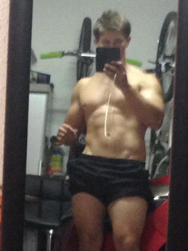 shaun_Andy's tweet photo. #DecemberBody http://t.co/Fy8OVCDkot