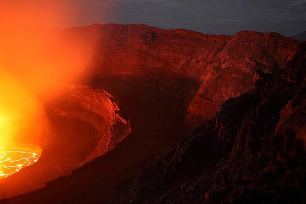 #AMAZING - our planet GROWING in front of us

Nyiragongo Volcano
#DemocraticRepublicCongo
fnd(bit.ly/1xoJrNL)