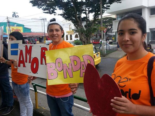OneworldA's tweet photo. Actividad Semáforos @AlexPrietoTv @OneWorldCo @oneworld1010 http://t.co/rqp5jXkeZq