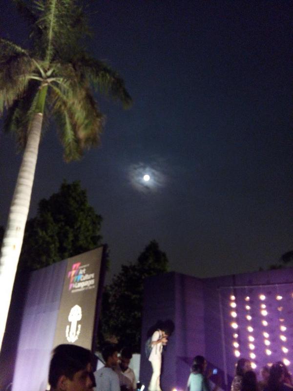 Fullmoon night,  #puranaquila as backdrop,  #LeelaSamsang on stage. Kya baat hai. #ananyadancefestival #seher #Delhi