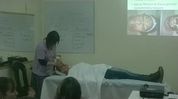 ComplementoEst's tweet image. Jornada aromaterapia y celulitis en el embarazo.Gracias a Amici; ignea esencial y a todos los presentes el dia 4/10