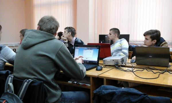 HackspaceTgn's tweet image. В нашей лаборатории продолжаются занятия посвящённые прототипированию.