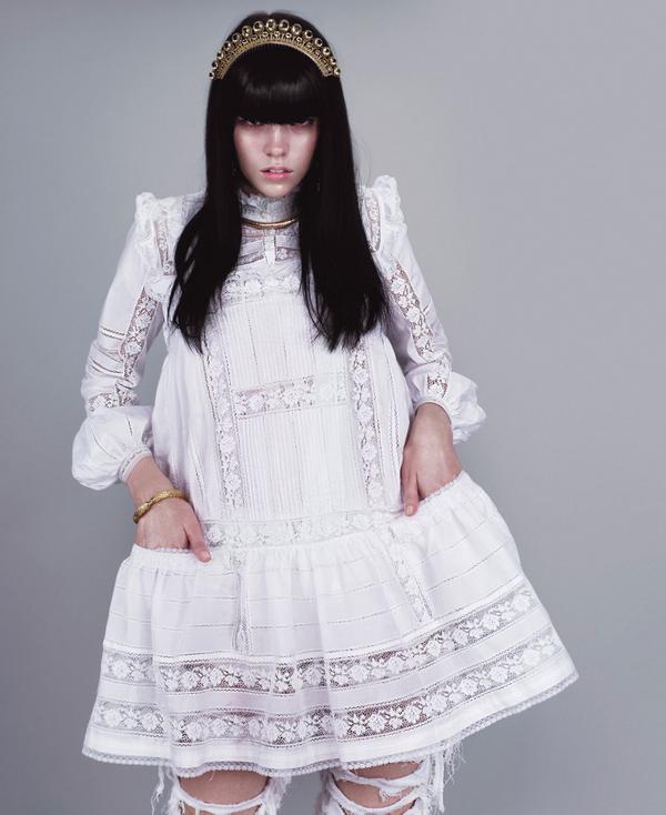 W Magazine (@wmag) on Twitter photo Channel model <a href="/meghancollison/">Meghan Collison</a> in “Garden of Eden" with these 10 rocking pieces: oak.ctx.ly/r/1tzzs Channel model <a href="/meghancollison/">Meghan Collison</a> in “Garden of Eden" with these 10 rocking pieces: oak.ctx.ly/r/1tzzs