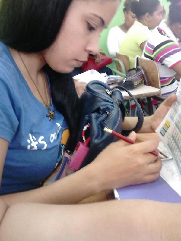 Aryamna17's tweet photo. A eso viene @yolennyvn http://t.co/C1TBEb7qNe