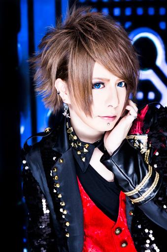 ruuuin's tweet image. やはり似ている RT “visualtvXXX: 【10/9(木)お誕生日情報】
『 Blitz 』 GAKU
■ ht.ly/Crmcc
#HappyBirthday #visualTV #visualkei http://t.co/37r6aV7DUq”