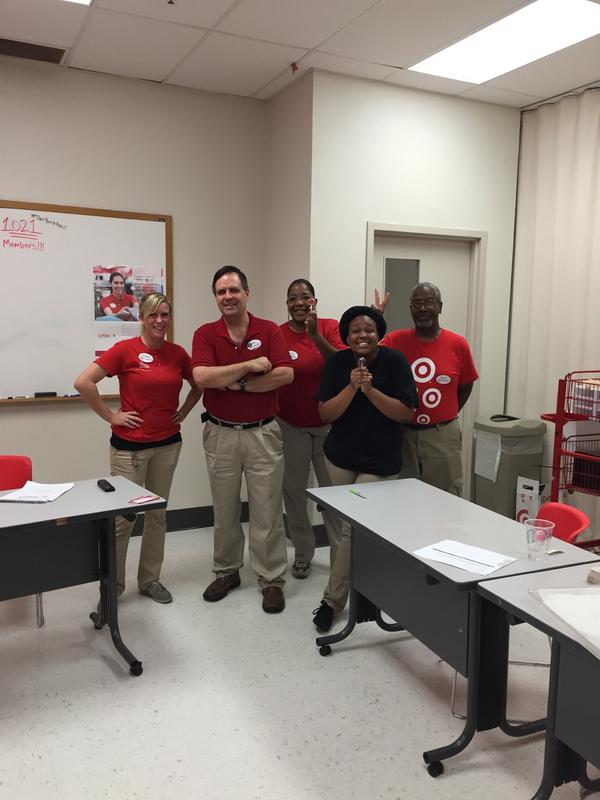 Service academy! Thanks <a href="/cmacattack88/">Christina McCarthy</a> for training the team on the VIBE #bestteaminretail #D427 #T1021