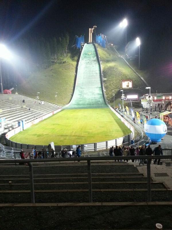 andiwellingerfp's tweet photo. Klingenthal 2014 final #fis #sommergrandprix #skispringen http://t.co/8QYVagE8bv