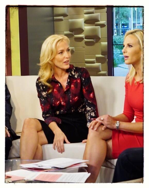 meryred_'s tweet image. "@MaluSansi: #GillianAnderson #FoxNewsInterview
My baaaaaaaabe!!! 😍 http://t.co/LzGLkS6bFQ"