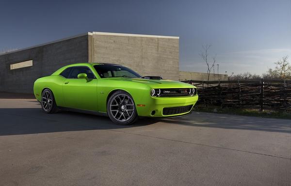 automedia's tweet photo. Is it crazy to like the @Dodge Challenger R/T Scat Pack more than the 707-horsepower Hellcat? http://t.co/WBxn7HqRsC http://t.co/Kd2zfNWC0i