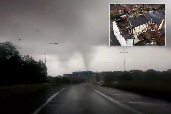 DailyMirror's tweet image. Terrifying tornadoes loom over M53 motorway - then rip through homes in Derbyshire mirr.im/1t3fkwZ