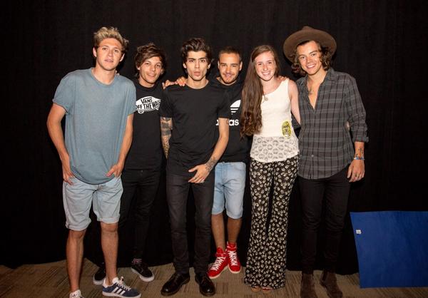 Twerkforusniall's tweet photo. I FINALLY GOT THE PROFESSIONAL PICTURE #metonedirection WHY ARE THEY ALL SO PERFECT http://t.co/AwKjTzOVIR