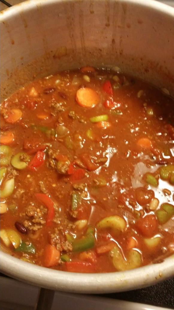 Served a mean chili at today's #GCWCC2014yk #charitybooster <a href="/UnitedWayNWT/">United Way NWT</a> <a href="/giveatwork/">HealthPartners - PartenaireSanté</a>!