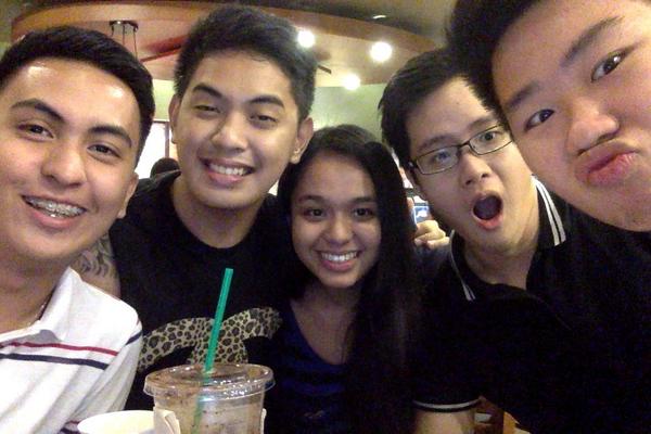 RICCInvitamins's tweet photo. INTENSE PHILOSOPHY SESSION WITH MY LOVES! SO MUCH ENLIGHTENMEEENT @LeHumanBrian @solcomemaybe @ClarkRosales #hanston http://t.co/wBi6mmpt2T