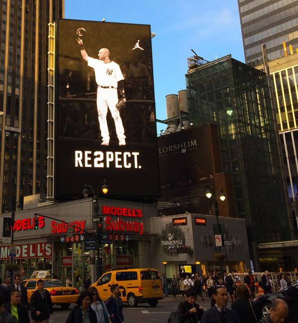 RyanRemaker's tweet image. Class act.     #jeter #34thstreet #nyc #photography