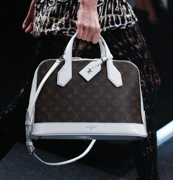 Taking my new @louisvuitton Alma BB in Malletage leather for a