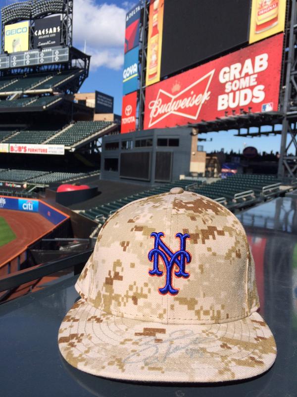 MrMet's tweet photo. RT this to enter to win a @Mets camo hat signed by @WheelerPro45! #Whiff http://t.co/Wnp3kHPBzC