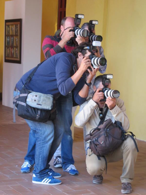 Pirámide fotográfica: Coordinación y buen rollo entre gráficos <a href="/maderocubero/">Rafael Madero Cubero</a> <a href="/vmerinofoto/">Valerio Merino</a> <a href="/sanchezfoto/">Sánchez Moreno</a> José Mtnez