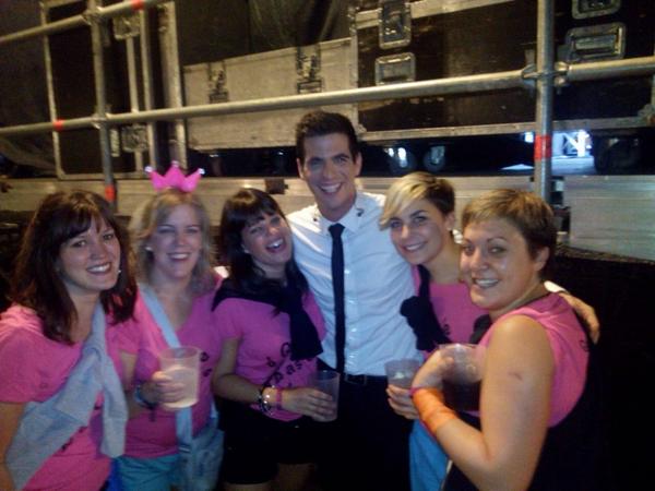 Siggrids's tweet photo. Fiestas LEGENDARIAS con momentos legendarios @EduCayuela_ @NuevaEtapaOrque  @GLopez_85 @She_SaGa @MaraFervi http://t.co/f015cG7wjr