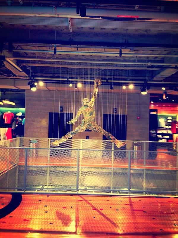 nike store downtown chicago
