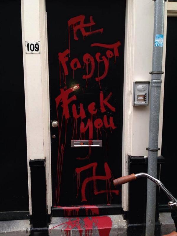 Een deur van een homo in Amsterdam in 2014. Dit land is ernstig ziek.