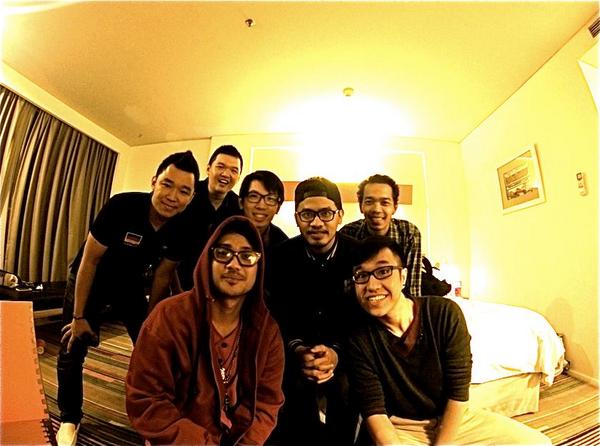 JAMBOE_C's tweet photo. #Groufie @HeadShouldersID http://t.co/J0Sb6WNSAo